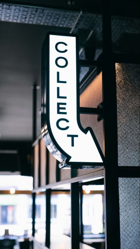 Collect directional arrow sign